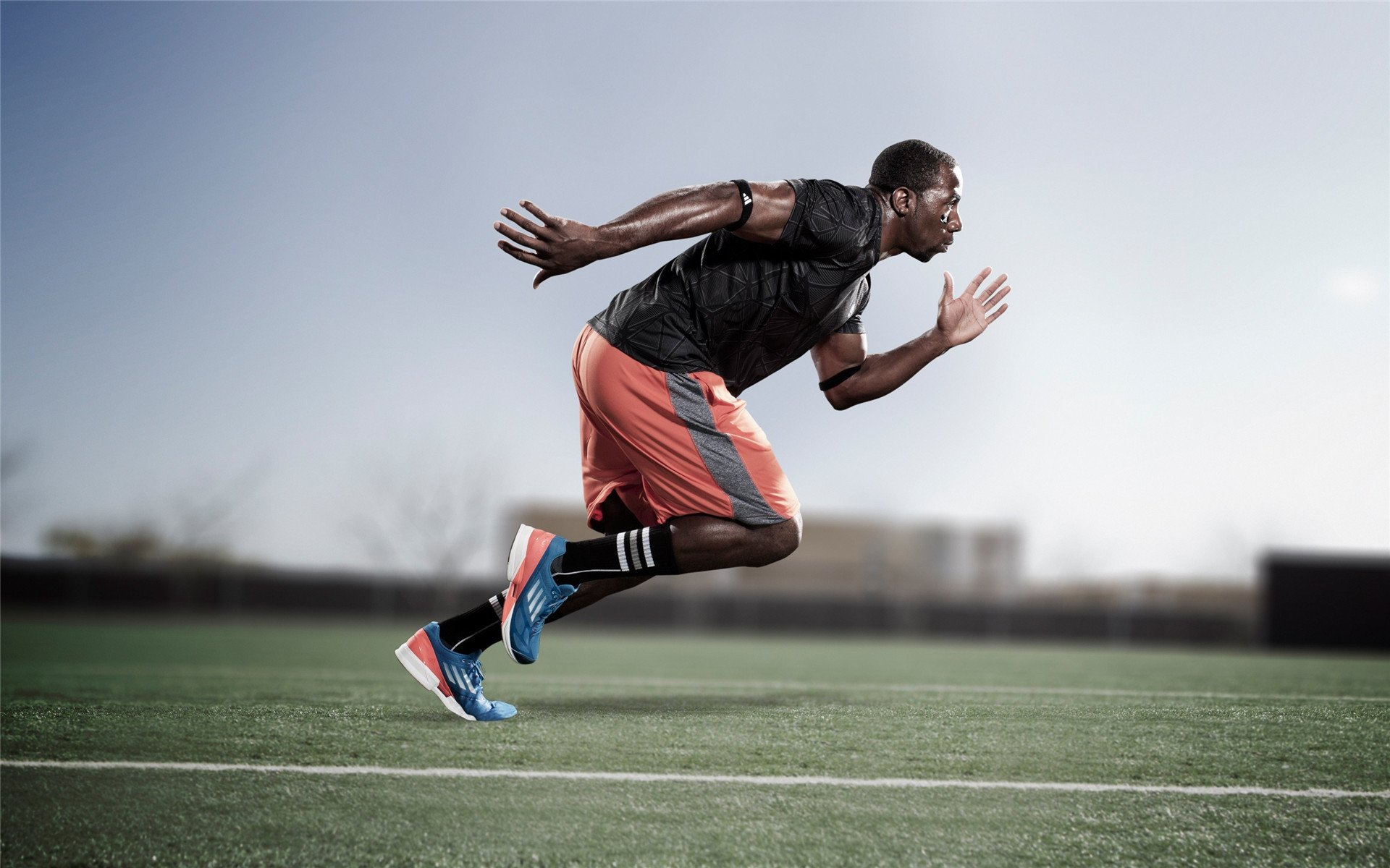 开云体育视频直播-李恩：全黑队中场主宰，场上既能进攻又能防守，李恩 足球